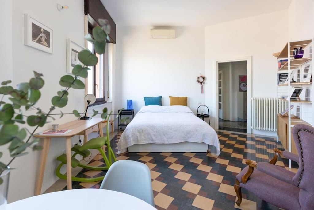 Big Bright Cozy Studio Apartment In Nolo Near Mm1 Milano Exteriör bild